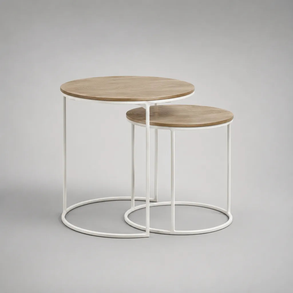 Set di 2 tavolini rotondi in rovere MDF e acciaio bianco, Ø 70 × H 55 cm e Ø 55 × H 45 cm